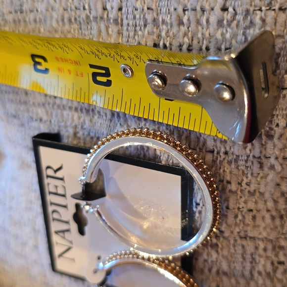 NAPIER/MONET FASHION JEWELRY GOLDTONE DANGLE & SILVERTONE HOOPS EARRINGS BUNDLE - Picture 8 of 11